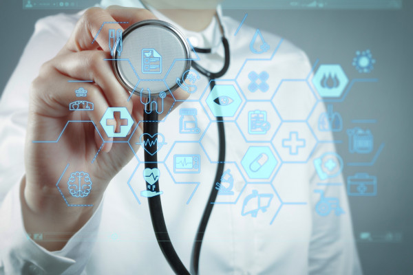 Durvalumab pro SCLC, vliv sukralózy na efekt imunoterapie a desetiletá data u melanomu